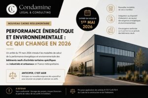 L'image montre un batiment sur la droite de celle-ci puis sur la gauche une explication de la nouvelle norme de construction de la RE2020